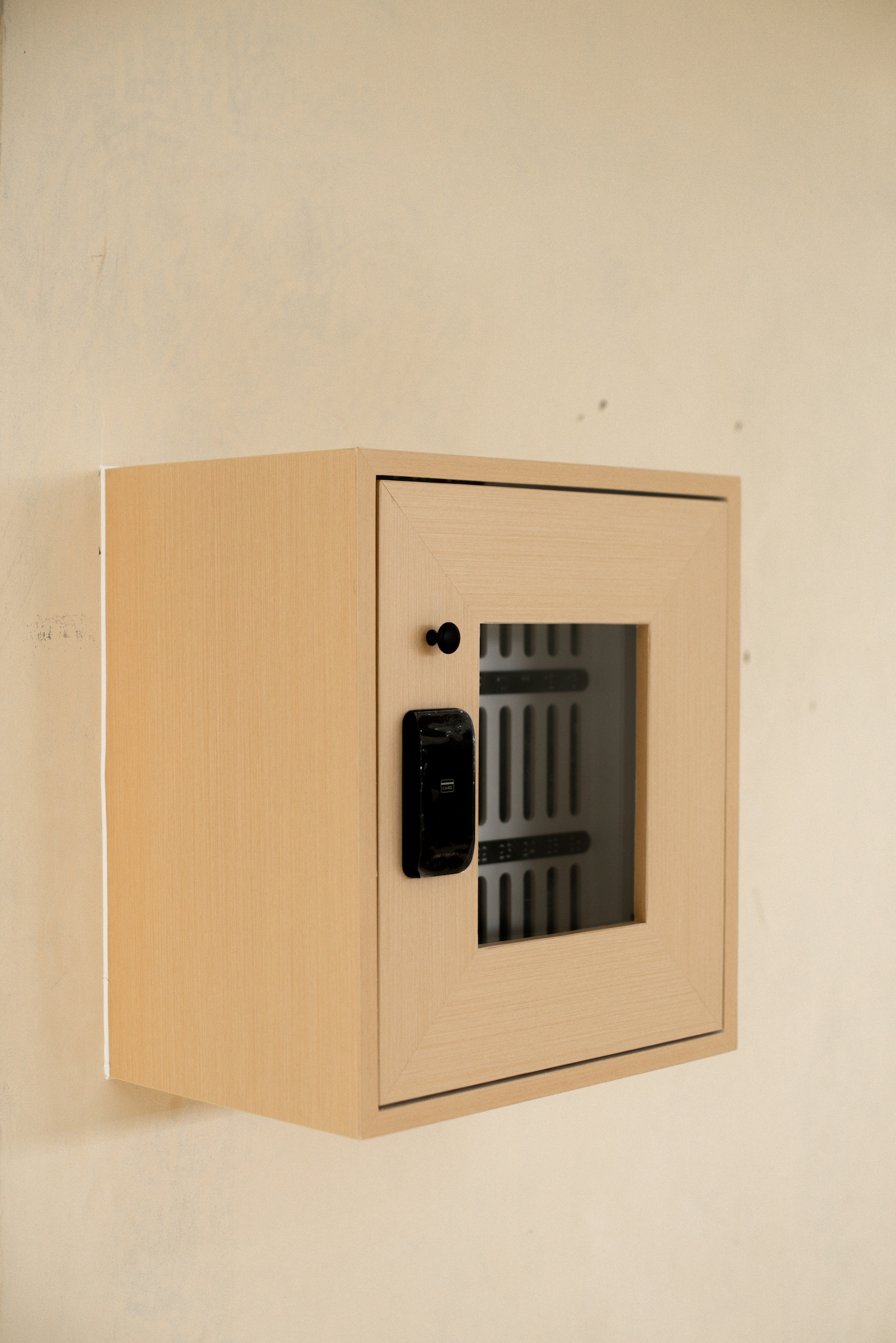 BOX BUDUT MAOS